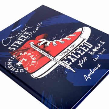 Дневник 1-11кл 40л (твердый) глянцевая ламинация Кеды 1/28 (клиент)